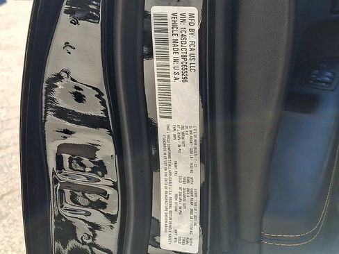 Used 2023 Dodge Durango R/T w/ Hemi Orange Plus Package image 31