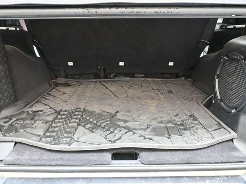 Used 2014 Jeep Wrangler Unlimited Rubicon AWD/4WD image 9