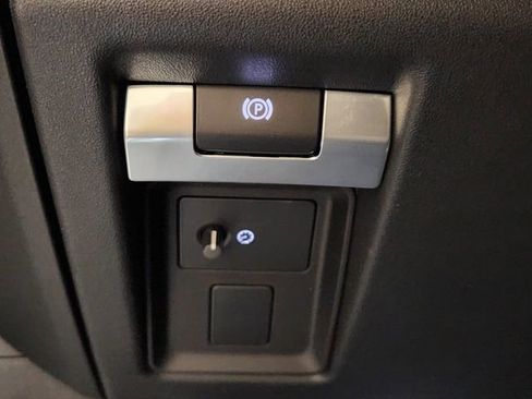 New 2026 Land Rover Defender 90 V8 image 20