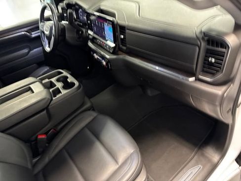 Used 2024 GMC Sierra 1500 SLT AWD/4WD image 26