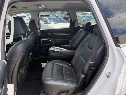 Certified 2022 Kia Telluride EX w/ EX Premium Package FWD image 10