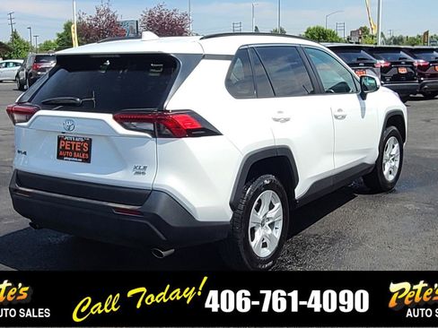 Used 2021 Toyota RAV4 XLE image 4