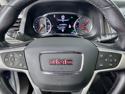 Used 2022 GMC Acadia SLT w/ Technology Package FWD image 16