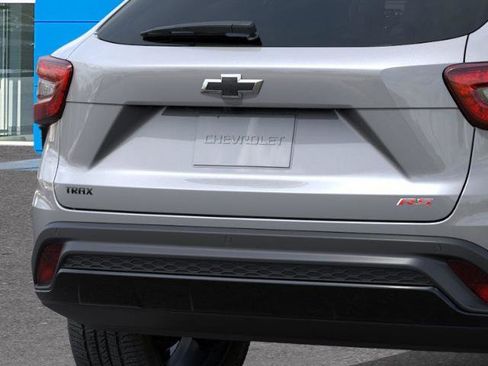 New 2026 Chevrolet Trax RS w/ Sunroof Package image 33