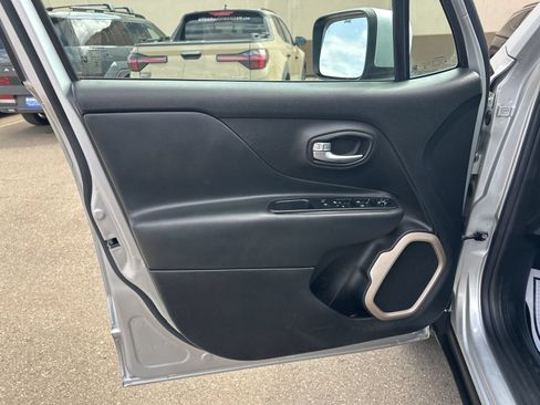 Used 2016 Jeep Renegade Limited AWD/4WD image 17