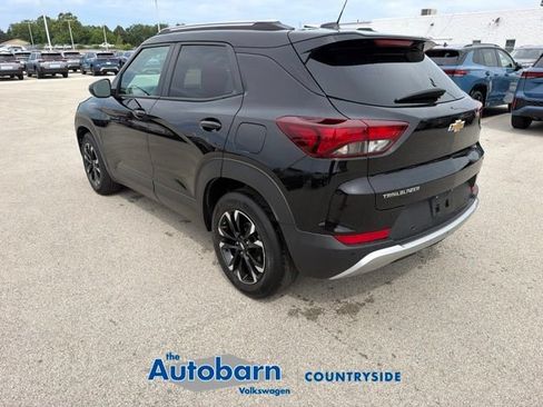 Used 2021 Chevrolet TrailBlazer LT w/ Sun and Liftgate Package FWD image 4