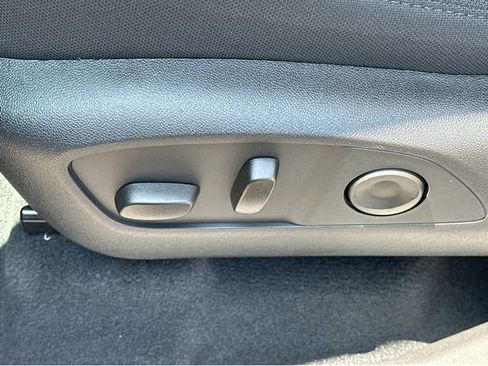 New 2025 GMC Acadia Elevation image 28