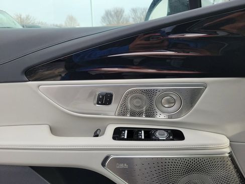 New 2026 Lincoln Nautilus Reserve image 18