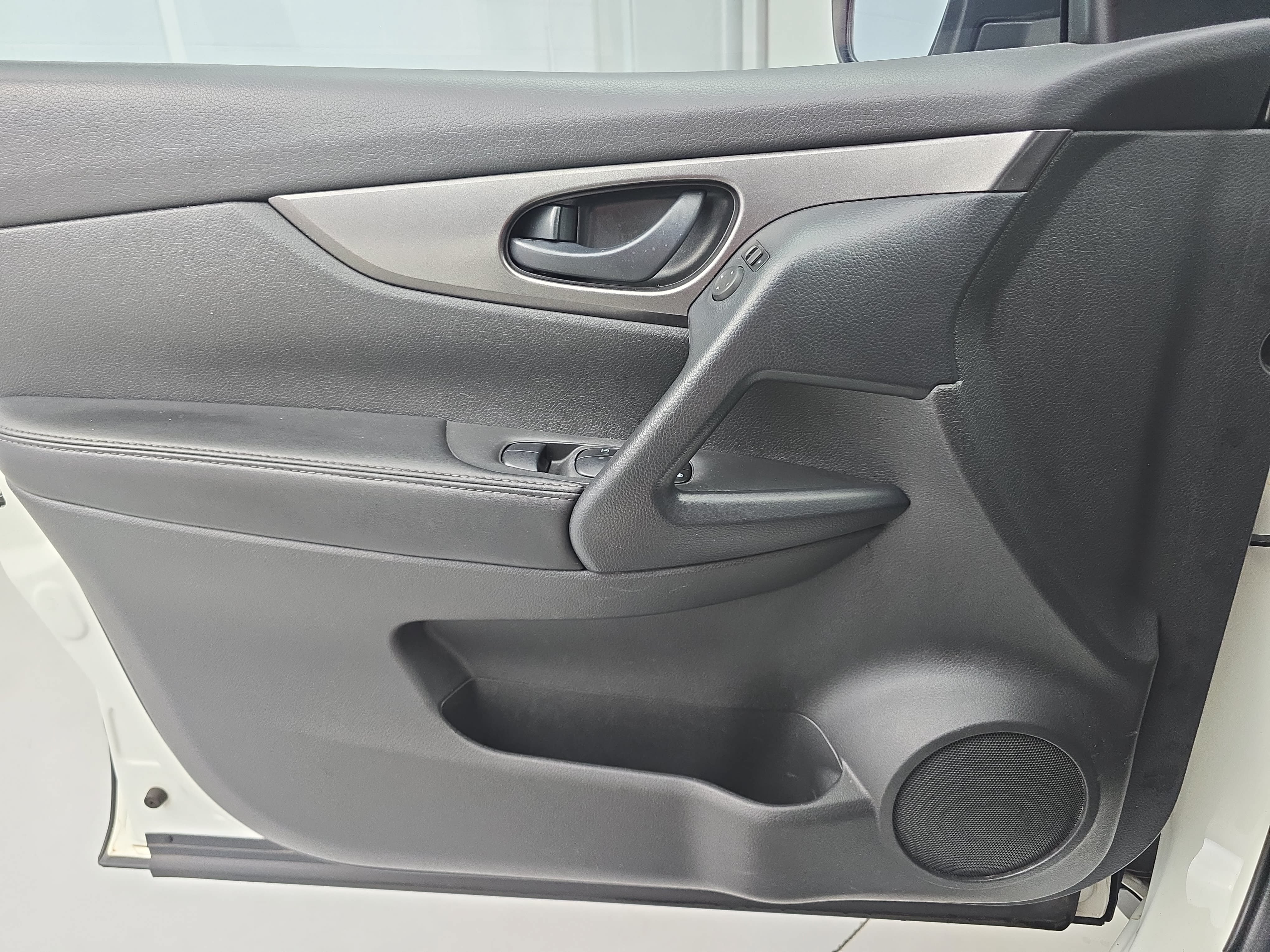 Used 2020 Nissan Rogue Sport S w/ Appearance Package FWD image 26