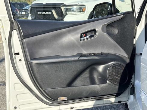 Used 2017 Toyota Prius Prime Advanced image 23