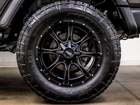 Used 2020 Jeep Wrangler Unlimited Sahara AWD/4WD image 37