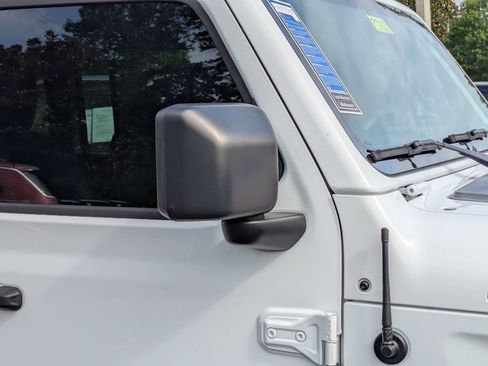 Used 2023 Jeep Wrangler Unlimited AWD/4WD image 12