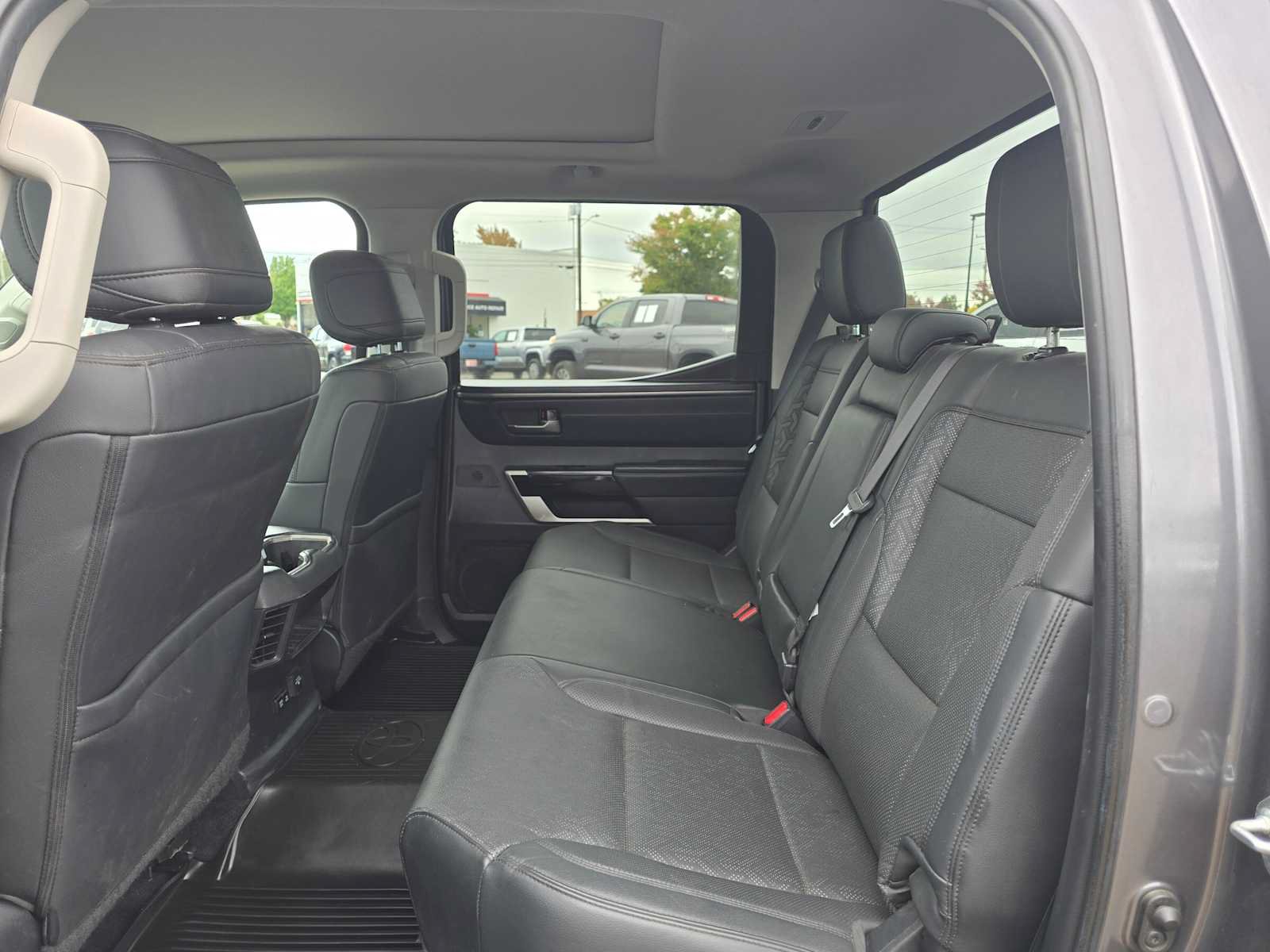 Used 2024 Toyota Tundra Limited AWD/4WD image 18