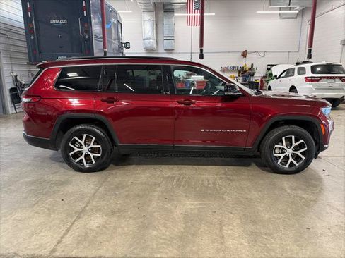 Used 2024 Jeep Grand Cherokee L Limited w/ Trailer Tow Package AWD/4WD image 7