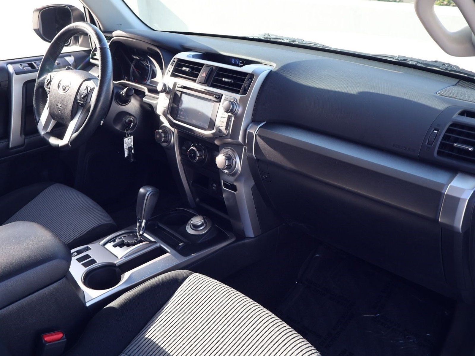 Used 2018 Toyota 4Runner SR5 w/ Preferred Accessory Package AWD/4WD image 25