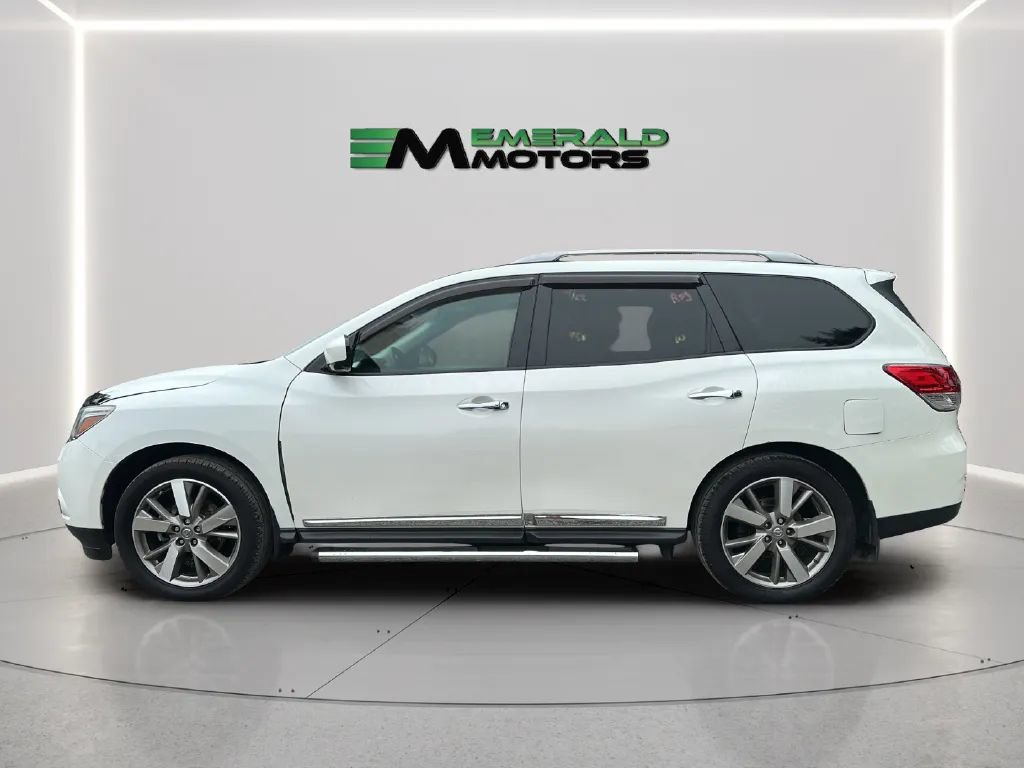Used 2016 Nissan Pathfinder SV AWD/4WD image 1