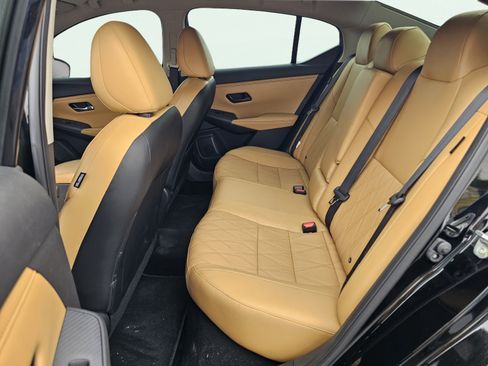 Used 2024 Nissan Sentra SV w/ SV Premium Package FWD image 30