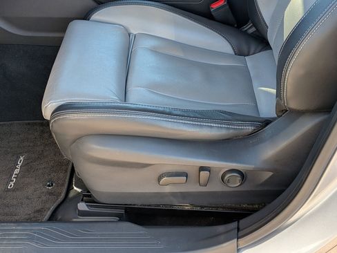 Used 2020 Subaru Outback Limited image 12