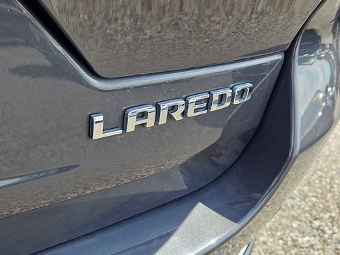 Used 2022 Jeep Grand Cherokee Laredo w/ Luxury Tech Group I AWD/4WD image 12
