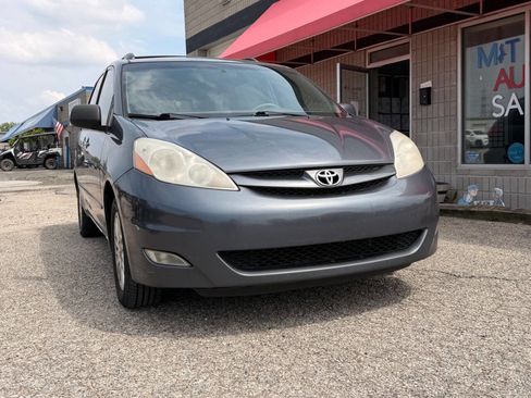 Used 2008 Toyota Sienna FWD image 2