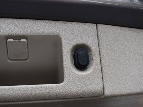 Used 2017 Cadillac Escalade ESV Luxury image 10