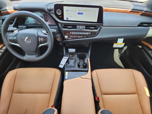 New 2025 Lexus ES 300h w/ Premium Package image 22