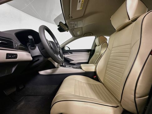 Used 2018 Honda Accord LX image 13