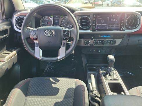 Used 2022 Toyota Tacoma SR5 AWD/4WD image 10