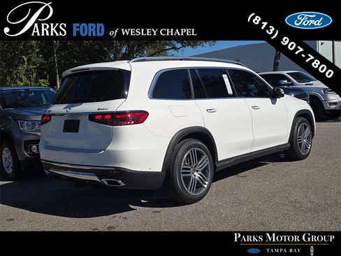 Used 2024 Mercedes-Benz GLS 450 4MATIC image 5