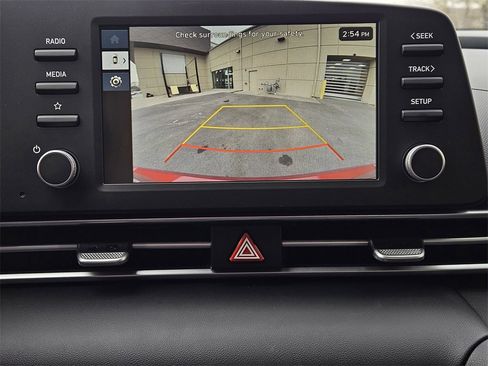 New 2025 Hyundai Elantra SE image 17