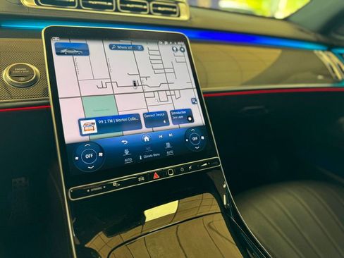 Used 2022 Mercedes-Benz S 580 4MATIC Sedan w/ AMG Line Package image 33