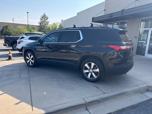 Used 2019 Chevrolet Traverse LT w/ LT Premium Package FWD image 9