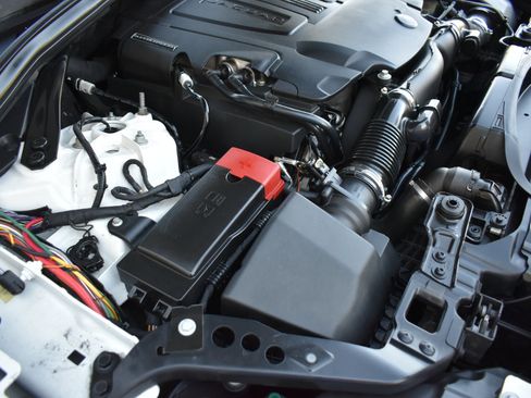 Used 2018 Jaguar F-PACE S image 50