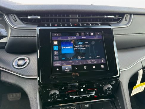 New 2025 Jeep Grand Cherokee Laredo X image 13