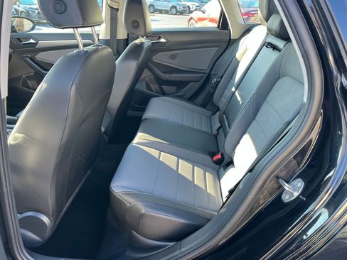 Used 2025 Volkswagen Jetta SE image 20