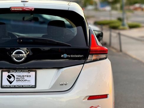 Used 2018 Nissan Leaf SV image 9