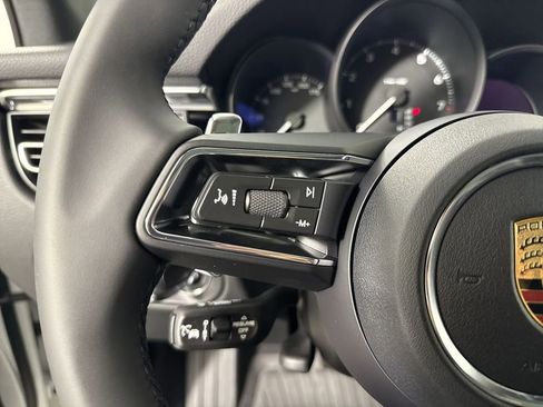 New 2026 Porsche Macan image 38