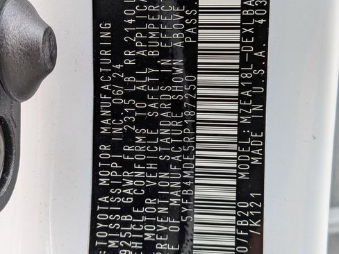 Used 2024 Toyota Corolla LE image 33