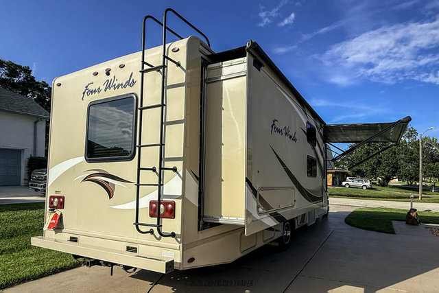 Used 2017 Ford E-450 and Econoline 450 Super Duty w/ Motorhome Prep Package RWD image 16