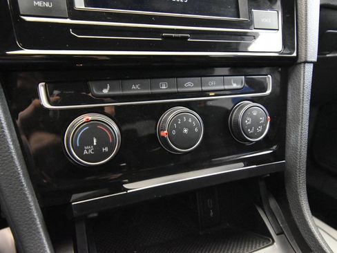 Used 2020 Volkswagen GTI S image 21