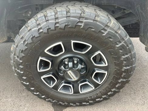 Used 2025 Ford F250 Platinum AWD/4WD image 11