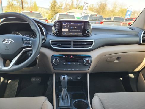 Used 2020 Hyundai Tucson SE image 15