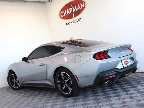 Used 2025 Ford Mustang Premium RWD image 4