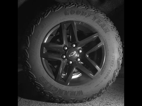 Used 2024 Chevrolet Silverado 1500 Custom Trail Boss w/ LPO, Dark Essentials Package AWD/4WD image 13