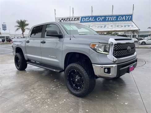 Used 2019 Toyota Tundra SR5 w/ SR5 Convenience Package image 2