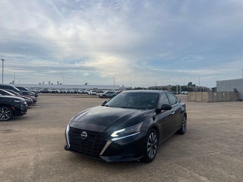 Certified 2023 Nissan Altima 2.5 SV FWD image 7