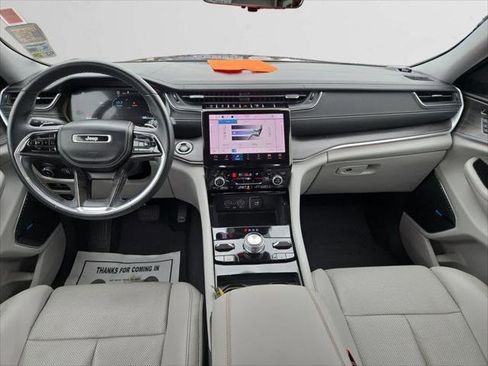 Certified 2022 Jeep Grand Cherokee L Overland w/ Luxury Tech Group IV image 10