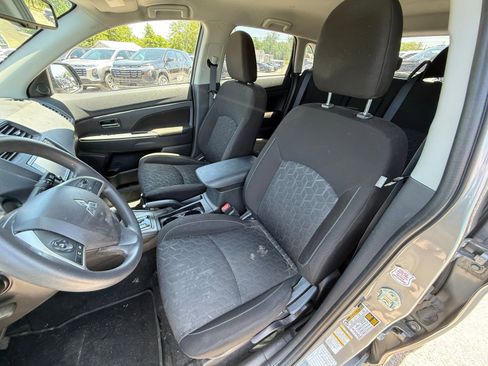 Used 2021 Mitsubishi Outlander Sport ES FWD image 16