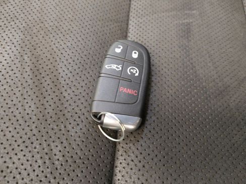 Used 2021 Jeep Grand Cherokee Laredo X AWD/4WD image 32