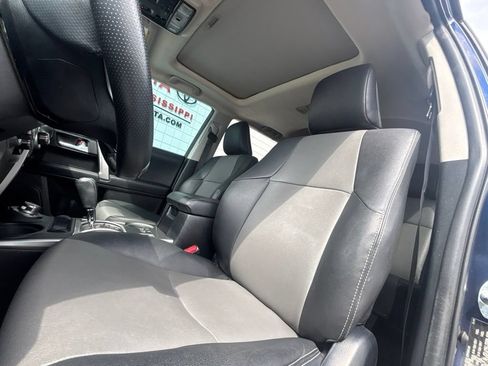 Used 2020 Toyota 4Runner SR5 Premium w/ Moonroof Package AWD/4WD image 11